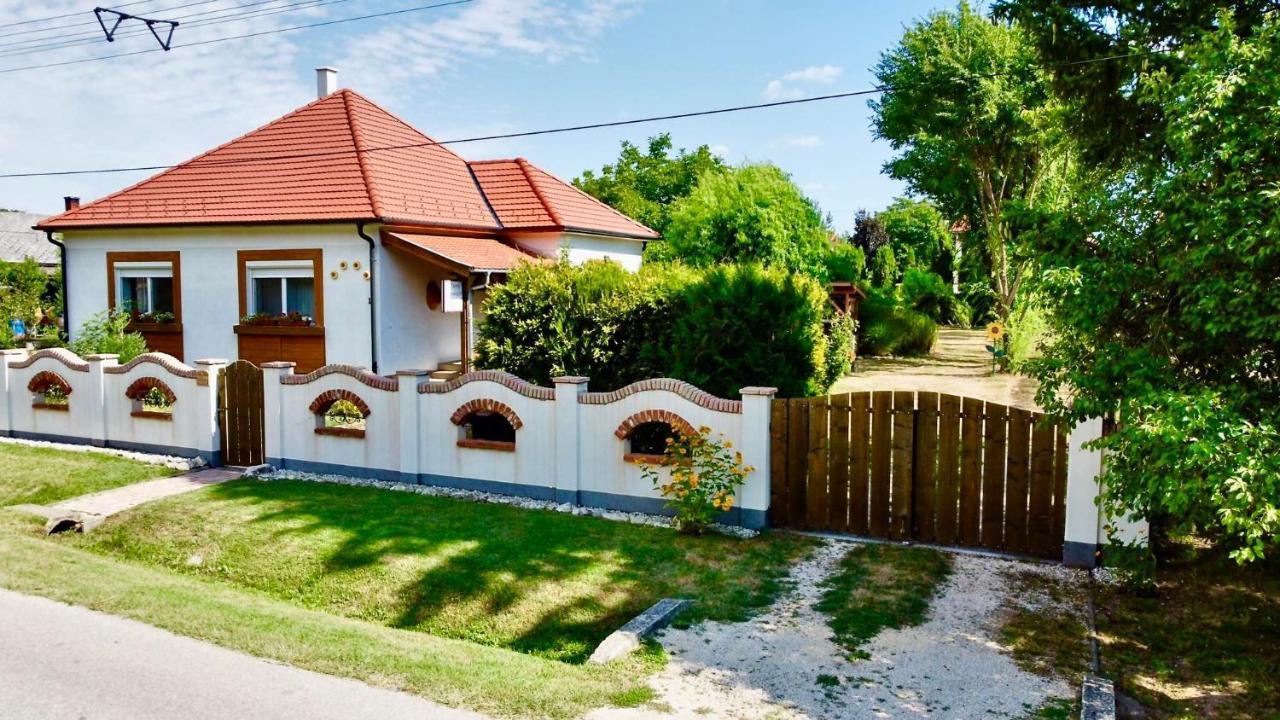 Döre Vendégház Bakonyszentlaszlo Exterior foto